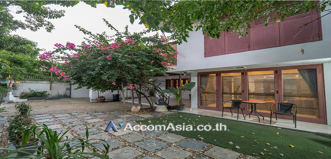 1  3 br House for rent and sale in Sukhumvit ,Bangkok BTS Thong Lo AA25069