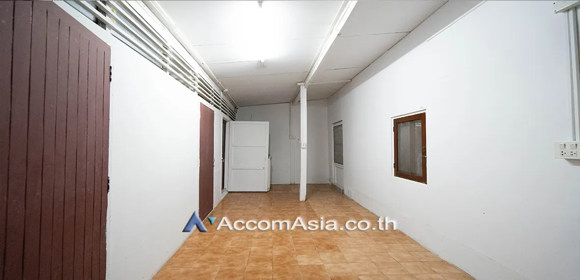 12  3 br House for rent and sale in Sukhumvit ,Bangkok BTS Thong Lo AA25069