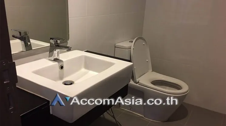 unit 1 Bedroom  Condominium For Rent in Sukhumvit, Bangkok  near BTS Asok - MRT Sukhumvit (AA25082)