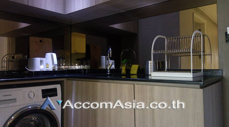 6  1 br Condominium For Sale in Silom ,Bangkok BTS Surasak at Nusa State Tower AA25114