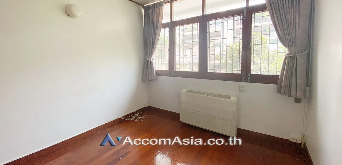 unit 3 Bedrooms  House For Sale in Sathorn, Bangkok  near BTS Chong Nonsi - MRT Lumphini (AA25155)