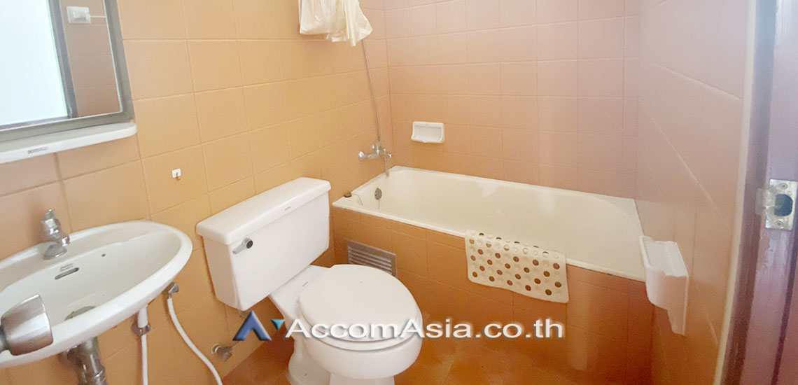 7  3 br House For Sale in Sathorn ,Bangkok BTS Chong Nonsi - MRT Lumphini AA25155