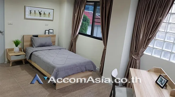 4  2 br Condominium for rent and sale in Silom ,Bangkok BTS Surasak at Sampoom Garden AA25163