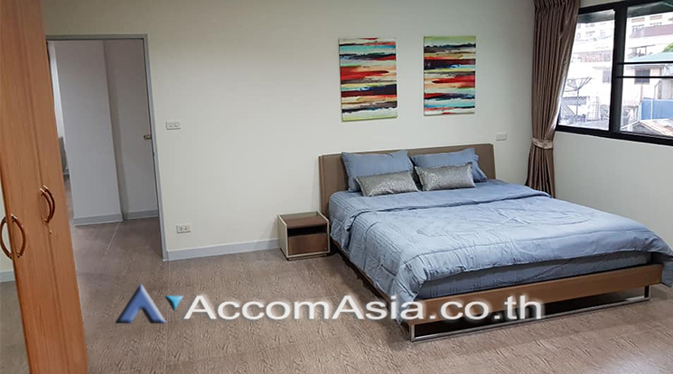 6  2 br Condominium For Rent in Silom ,Bangkok BTS Surasak at Sampoom Garden AA25163