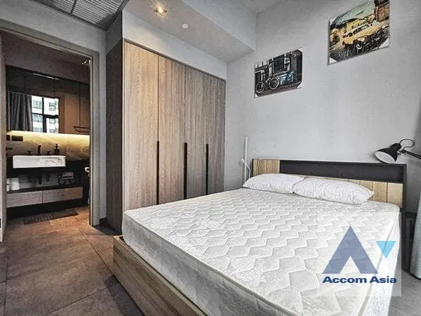 unit 1 Bedroom  Condominium For Rent & Sale in Sukhumvit, Bangkok  near MRT Phetchaburi (AA25176)