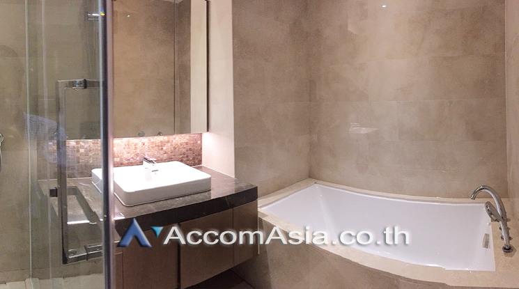 6  2 br Condominium for rent and sale in Ploenchit ,Bangkok BTS Ratchadamri at Magnolias Ratchadamri Boulevard AA25206