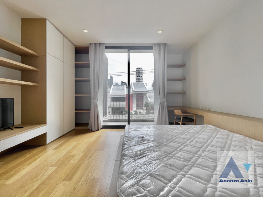 unit 2 Bedrooms  Apartment For Rent & Sale in Sukhumvit, Bangkok  near BTS Phrom Phong (AA25218)