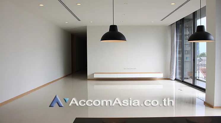 unit 3 Bedrooms  Apartment For Rent in Sukhumvit, Bangkok  near BTS Phrom Phong (AA25222)