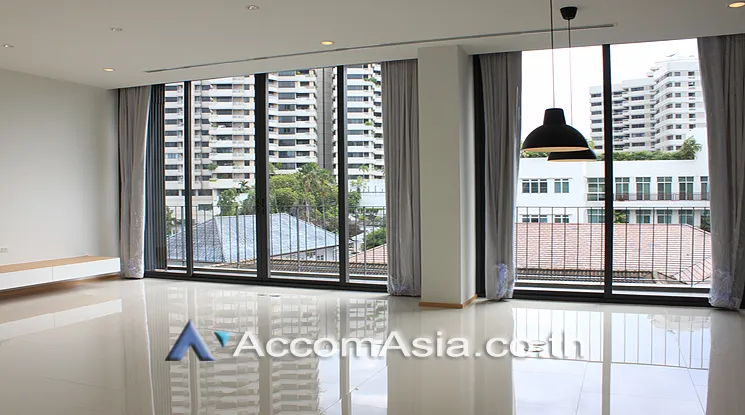 unit 3 Bedrooms  Apartment For Rent in Sukhumvit, Bangkok  near BTS Phrom Phong (AA25222)