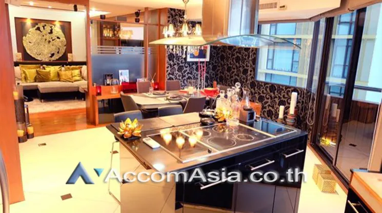  1  2 br Condominium For Rent in Ploenchit ,Bangkok BTS Ratchadamri at The Royal Place 1 AA25236
