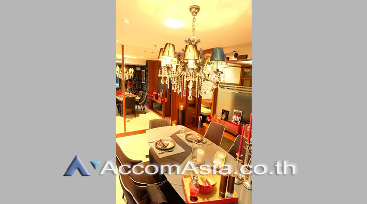  1  2 br Condominium For Rent in Ploenchit ,Bangkok BTS Ratchadamri at The Royal Place 1 AA25236