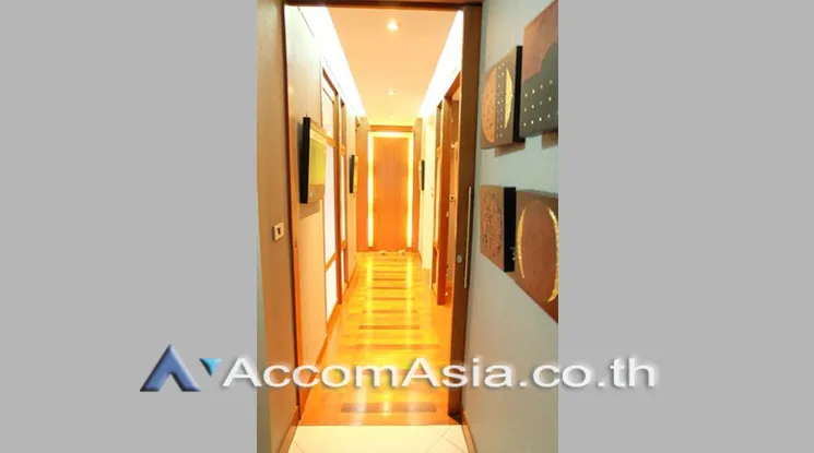 4  2 br Condominium For Rent in Ploenchit ,Bangkok BTS Ratchadamri at The Royal Place 1 AA25236