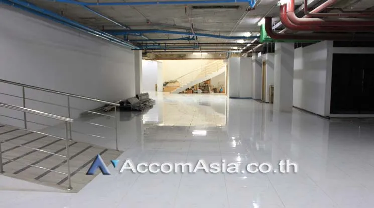 unit Retail / showroom For Rent in Sukhumvit, Bangkok  near BTS Phrom Phong (AA25303)