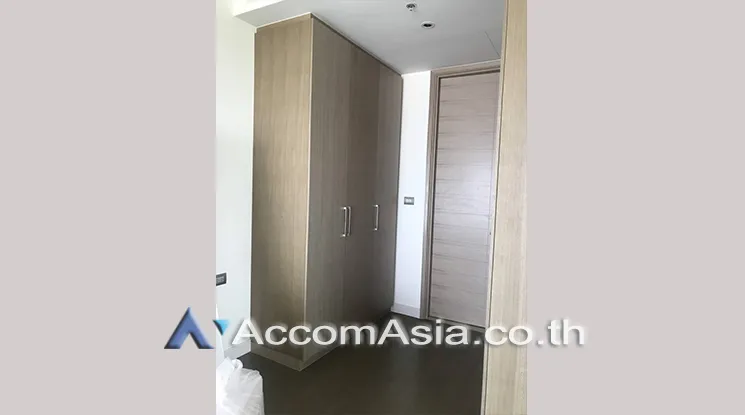 unit 2 Bedrooms  Condominium For Rent in Ploenchit, Bangkok  near BTS Ratchadamri (AA25330)