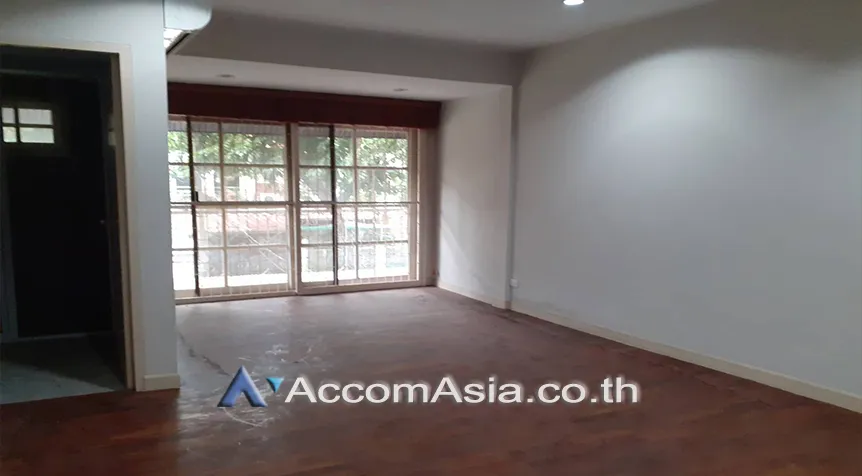 unitHome Office, Pet friendly |  3 Bedrooms  Townhouse For Rent & Sale in Sukhumvit, Bangkok  near BTS Nana (AA25336)