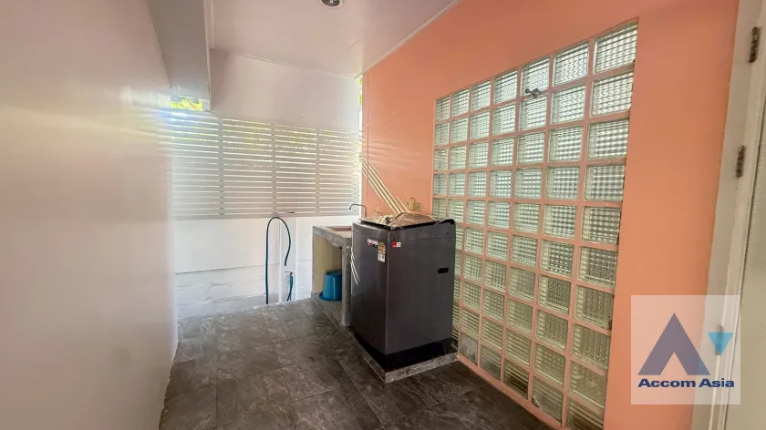 17  3 br House for rent and sale in Sukhumvit ,Bangkok BTS Thong Lo AA25432