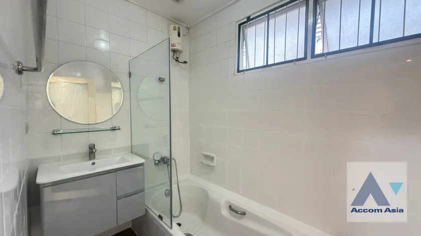 15  3 br House for rent and sale in Sukhumvit ,Bangkok BTS Thong Lo AA25432