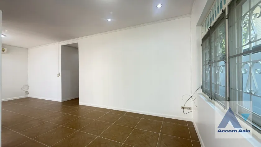 9  3 br House for rent and sale in Sukhumvit ,Bangkok BTS Thong Lo AA25432