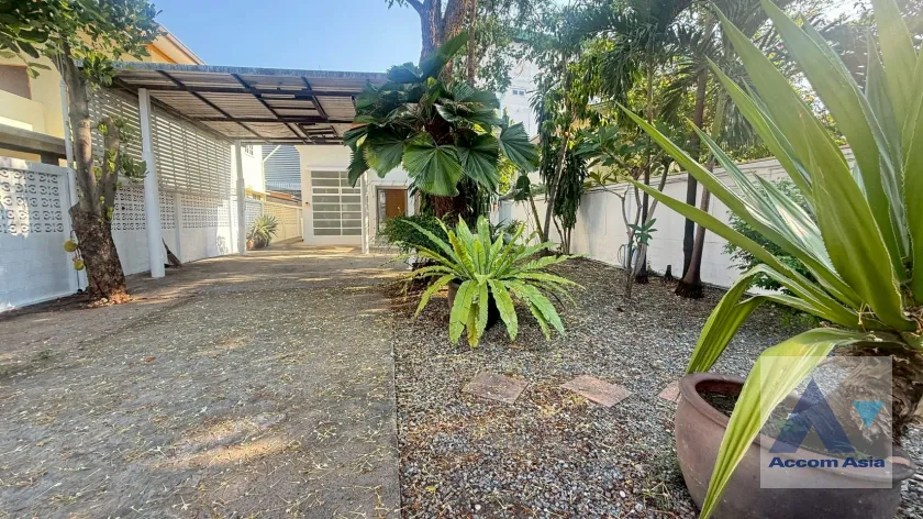 18  3 br House for rent and sale in Sukhumvit ,Bangkok BTS Thong Lo AA25432
