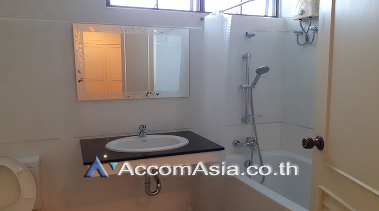 8  3 br Condominium for rent and sale in Sukhumvit ,Bangkok BTS Thong Lo at Karuehart Thongthip AA25464