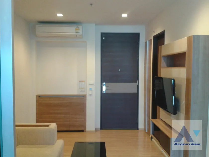 unit 1 Bedroom  Condominium For Rent in Sathorn, Bangkok  near BTS Saphan Taksin (AA25497)
