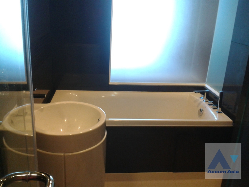 5  1 br Condominium For Rent in Sathorn ,Bangkok BTS Saphan Taksin at RHYTHM Sathorn “The Slow Collection” AA25497