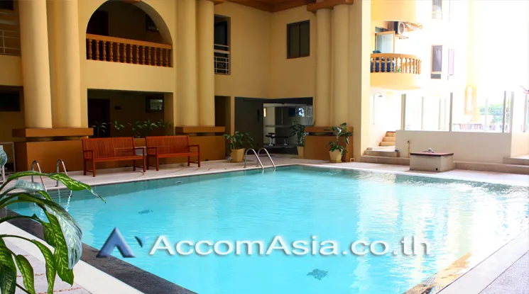 unit 3 Bedrooms  Condominium For Rent in Sukhumvit, Bangkok  near BTS Phrom Phong (AA25509)