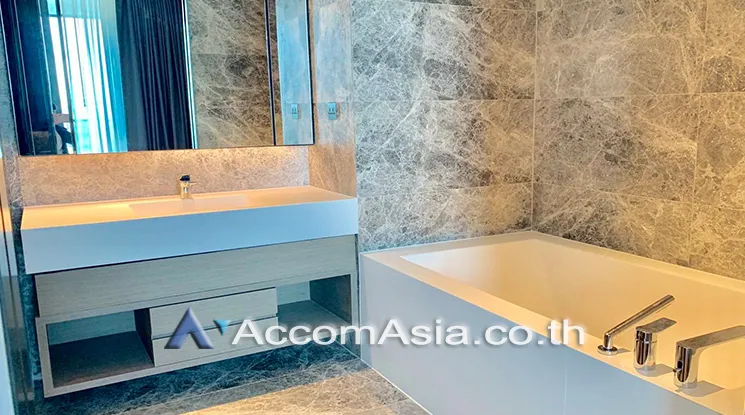 4  1 br Condominium For Rent in Charoen Nakhon ,Bangkok BTS Krung Thon Buri at Banyan Tree Residences Riverside AA25533