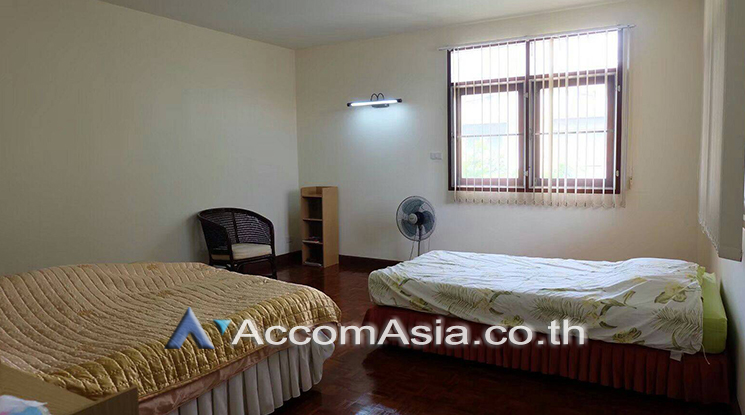 6  6 br House For Sale in Phaholyothin ,Bangkok BTS Saphan-Kwai AA25600