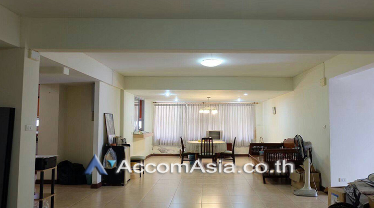 8  6 br House For Sale in Phaholyothin ,Bangkok BTS Saphan-Kwai AA25600