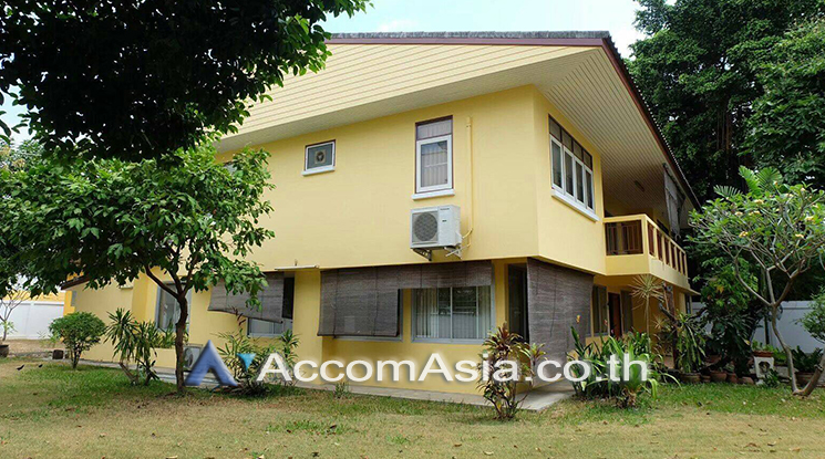 unitHome Office |  6 Bedrooms  House For Sale in Phaholyothin, Bangkok  near BTS Saphan-Kwai (AA25600)