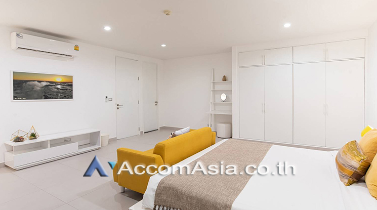 4  1 br Apartment For Rent in Ploenchit ,Bangkok BTS Chitlom - MRT Lumphini at Low-Rise Cozy Apartment, 5 mins walk to Lumpini park AA25647