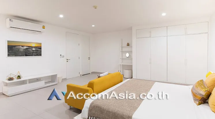 4  1 br Apartment For Rent in Ploenchit ,Bangkok BTS Chitlom - MRT Lumphini at Low-Rise Cozy Apartment, 5 mins walk to Lumpini park AA25647