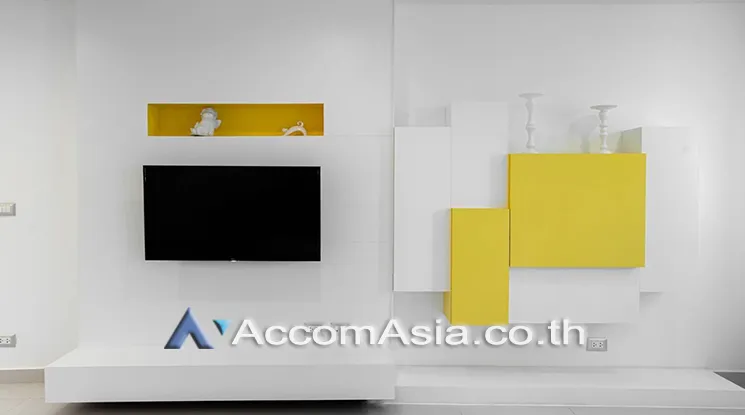 6  1 br Apartment For Rent in Ploenchit ,Bangkok BTS Chidlom - MRT Lumphini at Low-Rise Cozy Apartment, 5 mins walk to Lumpini park AA25647
