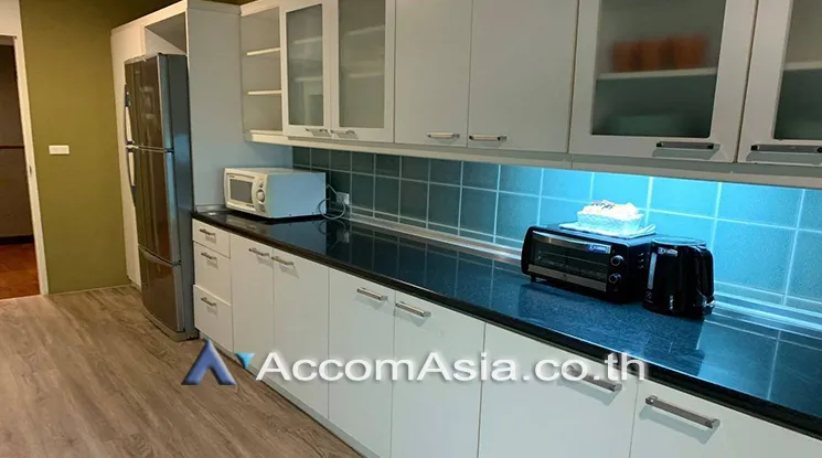 6  3 br Apartment For Rent in Ploenchit ,Bangkok BTS Chidlom - MRT Lumphini at Low-Rise Cozy Apartment, 5 mins walk to Lumpini park AA25648