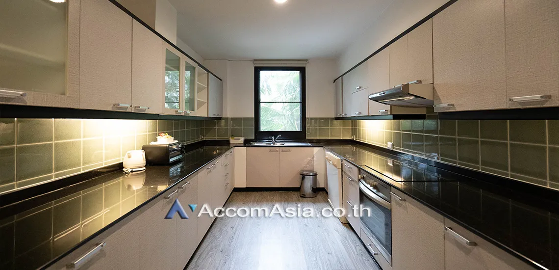 5  4 br Apartment For Rent in Ploenchit ,Bangkok BTS Chidlom - MRT Lumphini at Low-Rise Cozy Apartment, 5 mins walk to Lumpini park AA25653