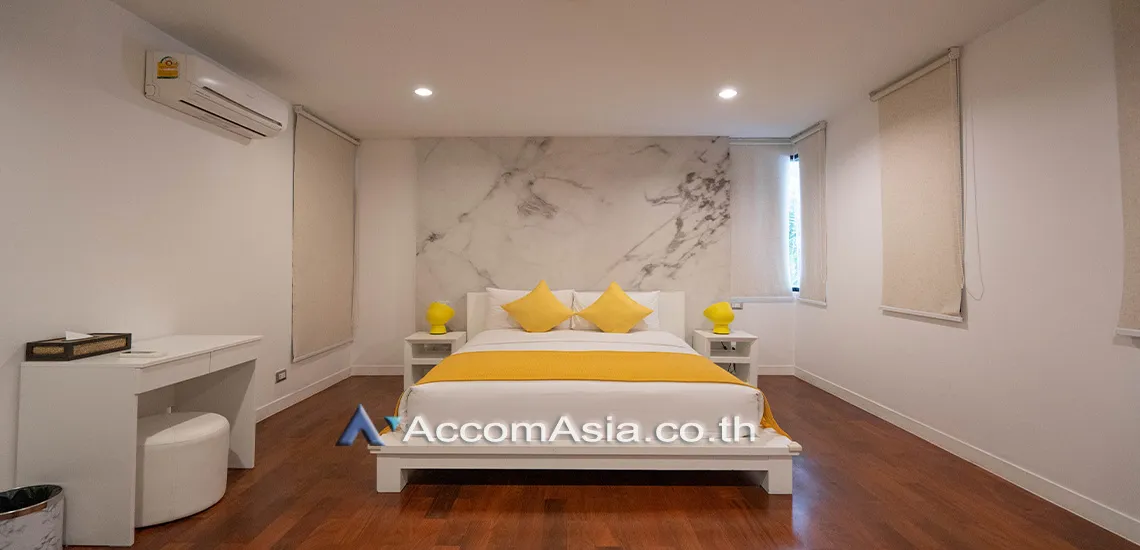 12  4 br Apartment For Rent in Ploenchit ,Bangkok BTS Chidlom - MRT Lumphini at Low-Rise Cozy Apartment, 5 mins walk to Lumpini park AA25653