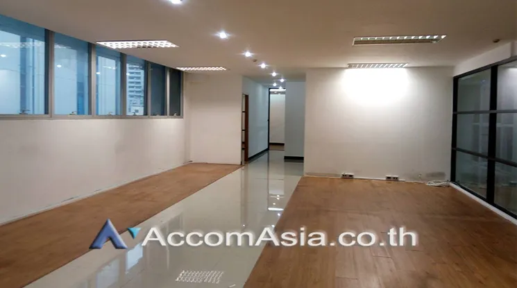 unit Office space For Rent in Sukhumvit, Bangkok  near BTS Nana (AA25680)