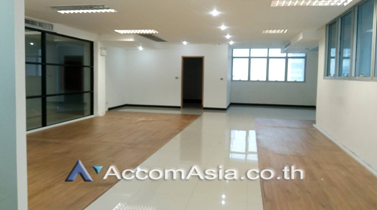  1  Office Space For Rent in Sukhumvit ,Bangkok BTS Nana at Dhammalert Building AA25680