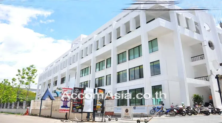  2  Office Space For Rent in Sukhumvit ,Bangkok BTS Phra khanong at Chavanich Building AA25729