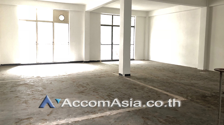  2  Shophouse For Rent in Silom ,Bangkok BTS Chong Nonsi AA25731