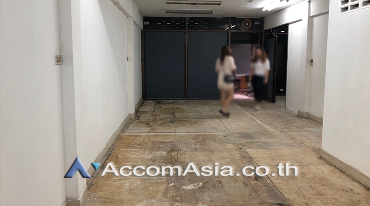5  Shophouse For Rent in Silom ,Bangkok BTS Chong Nonsi AA25731