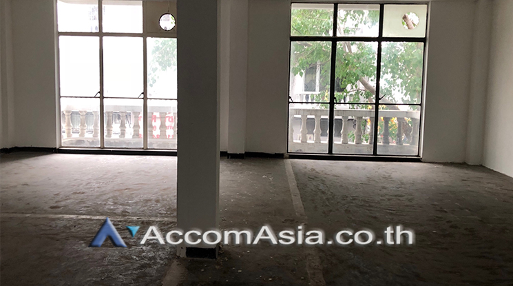 6  Shophouse For Rent in Silom ,Bangkok BTS Chong Nonsi AA25731
