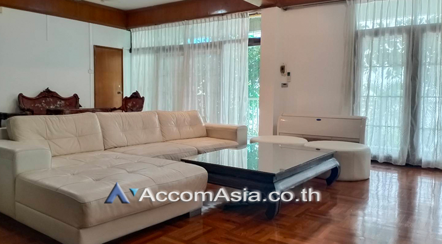 unitPet friendly |  3 Bedrooms  Apartment For Rent & Sale in Sukhumvit, Bangkok  near MRT Sukhumvit - BTS Asok (AA25735)