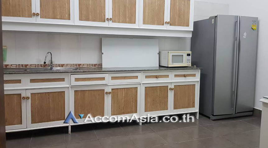unitPet friendly |  3 Bedrooms  Apartment For Rent & Sale in Sukhumvit, Bangkok  near MRT Sukhumvit - BTS Asok (AA25735)