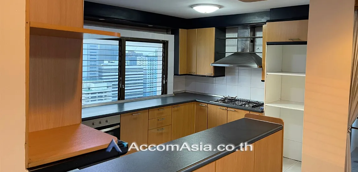 unit 3 Bedrooms  Condominium For Rent in Sukhumvit, Bangkok  near MRT Sukhumvit - BTS Asok (24028)