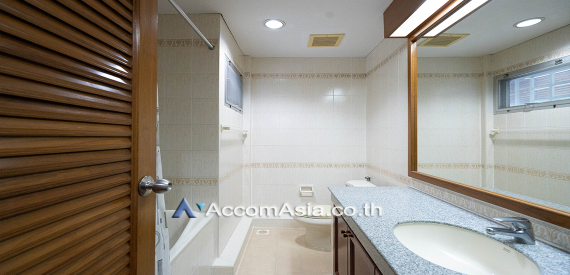 11  3 br House For Rent in Sukhumvit ,Bangkok BTS Phrom Phong at House in Compound 5001301