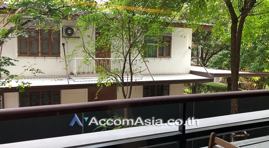 unit 1 Bedroom  Condominium For Rent in Sukhumvit, Bangkok  near BTS Ekkamai (AA25794)