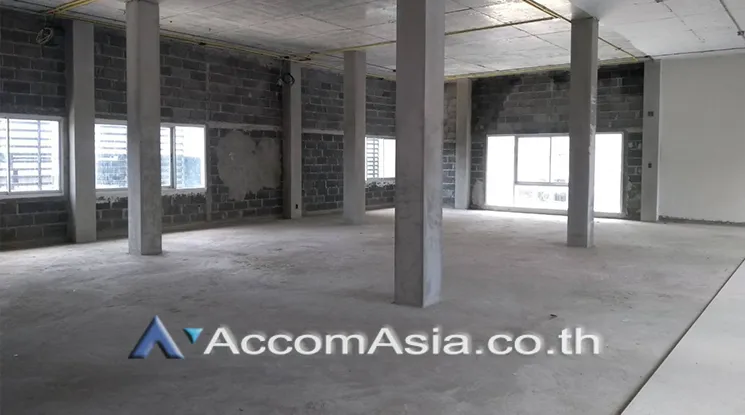 unit Office space For Rent in Pattanakarn, Bangkok  near BTS On Nut (AA25828)