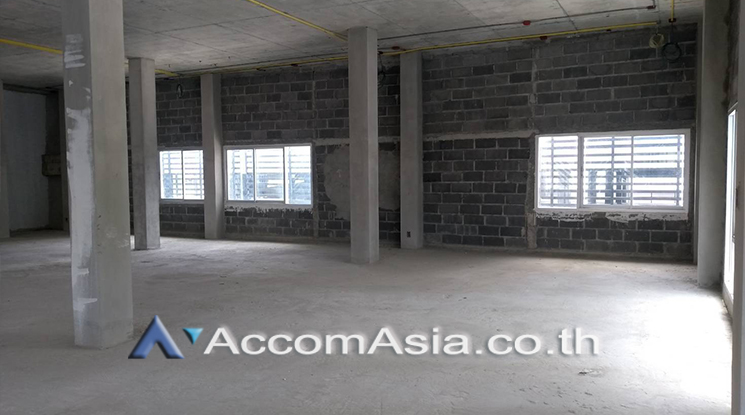  1  Office Space For Rent in Pattanakarn ,Bangkok BTS On Nut at Community Mall AA25828